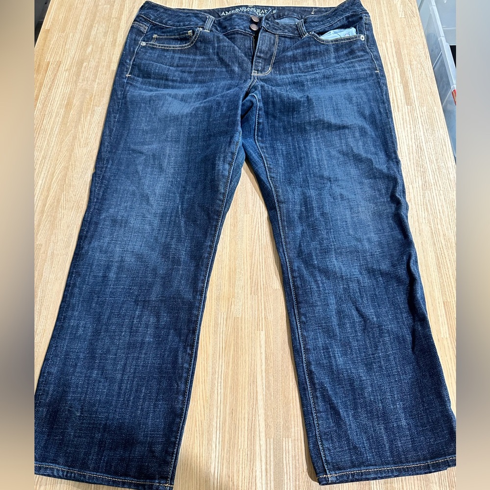 Great condition American Eagle Crop Jeans!